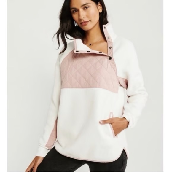Abercrombie & Fitch Tops - Abercrombie & Fitch Asymmetrical Fleece Quilted Pullover Size S